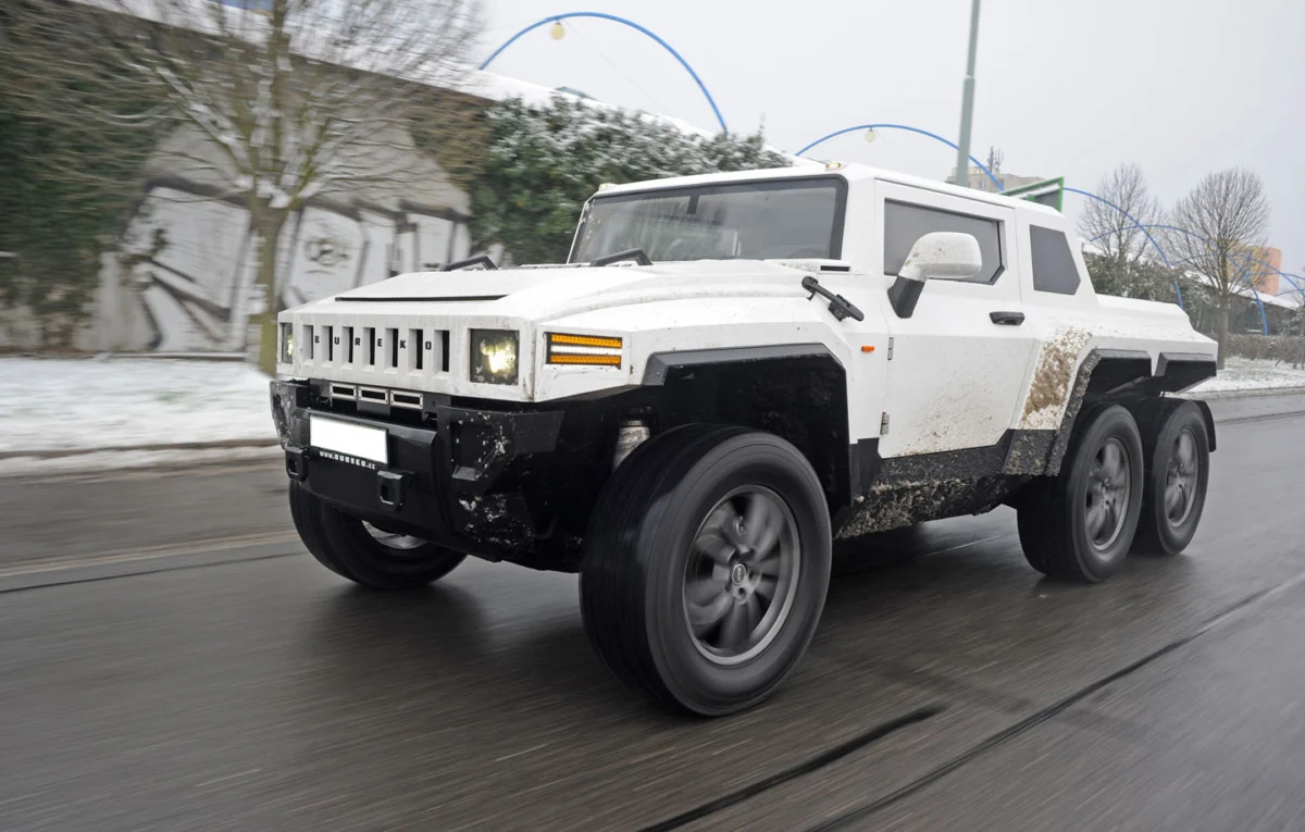 В Чехии создали шестиколесный пикап Hummer H2