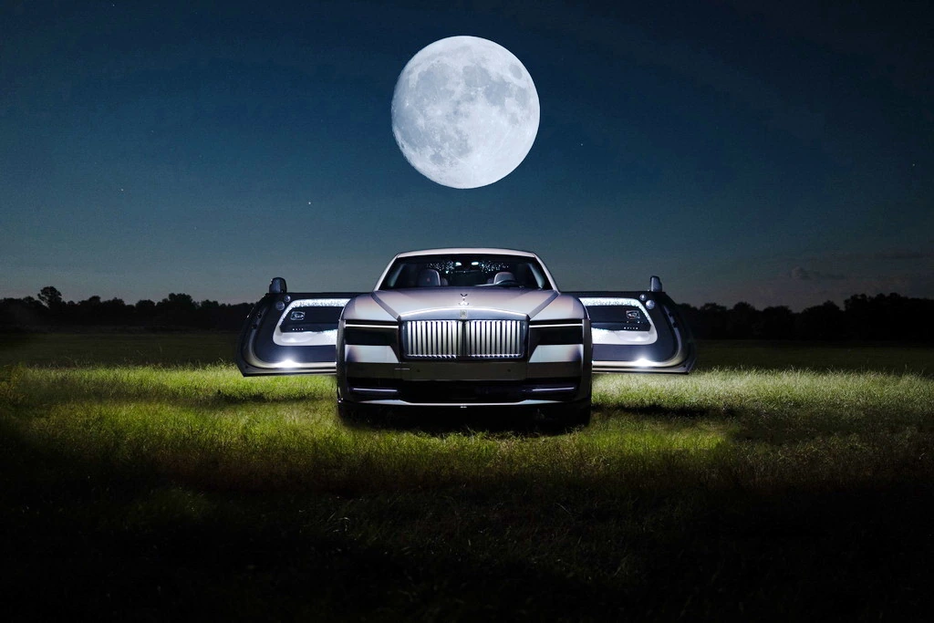 Rolls-Royce представил эксклюзивный электрокар Spectre Lunaflair