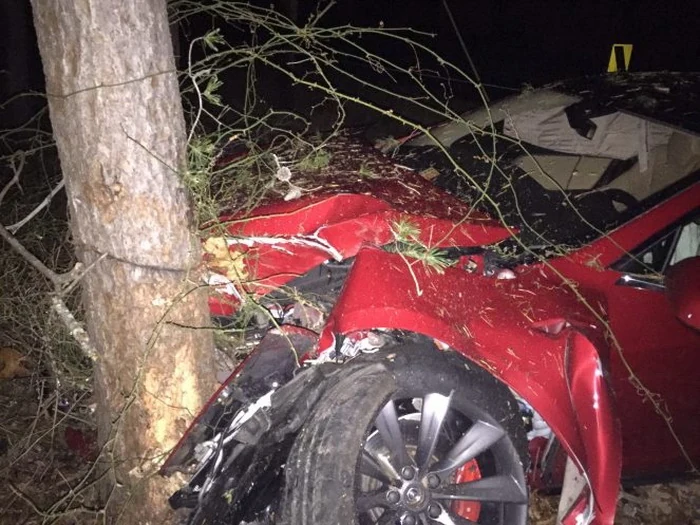 авария Тесла