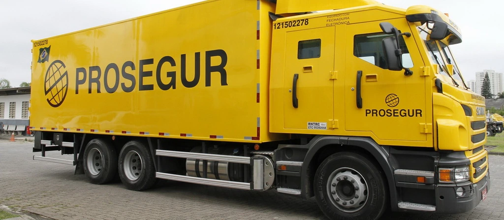 Грузовики Scania одели в броню 