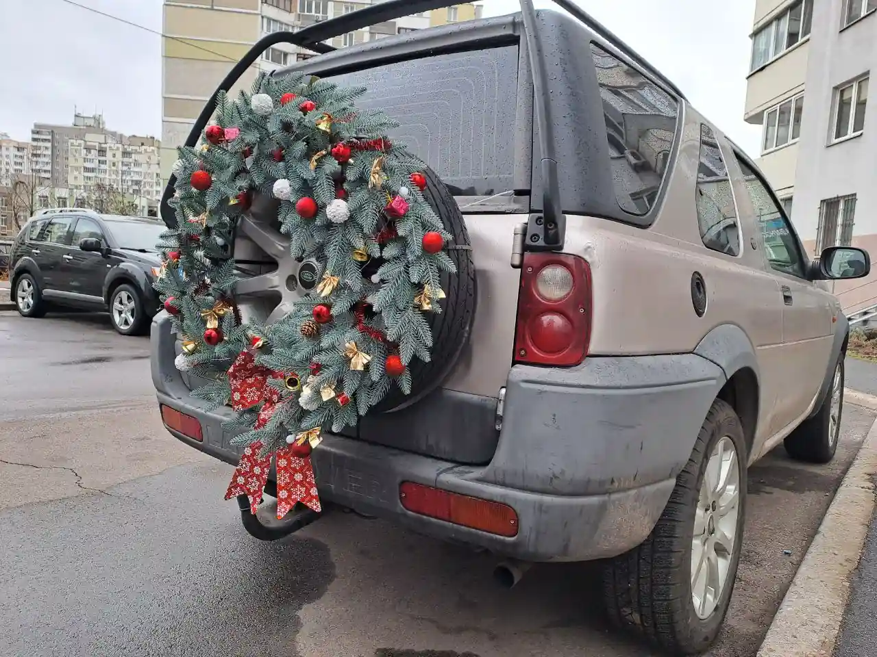 У Києві помічено Land Rover з незвичайною кормою