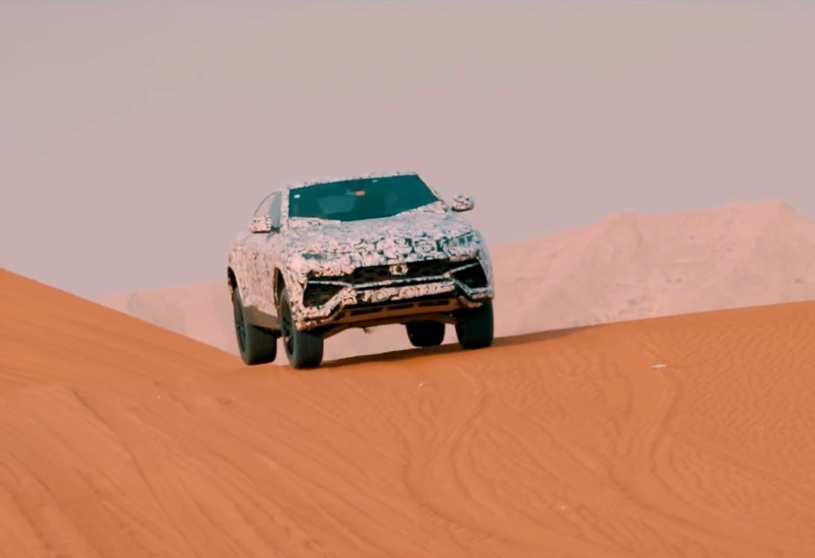 Кроссовер Lamborghini Urus 2018 впервые показали на бездорожье