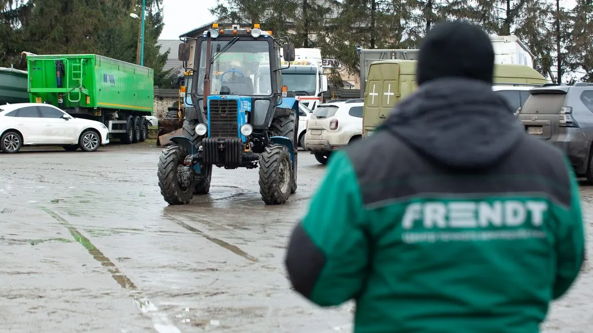 В Україні розробили дистанційно керований трактор для розмінування (відео)