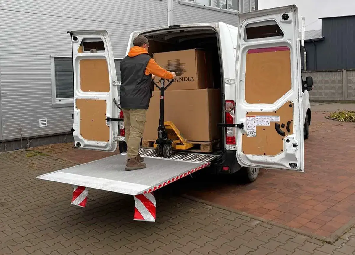 В Україні Renault Master оснастили «розумним» гідробортом