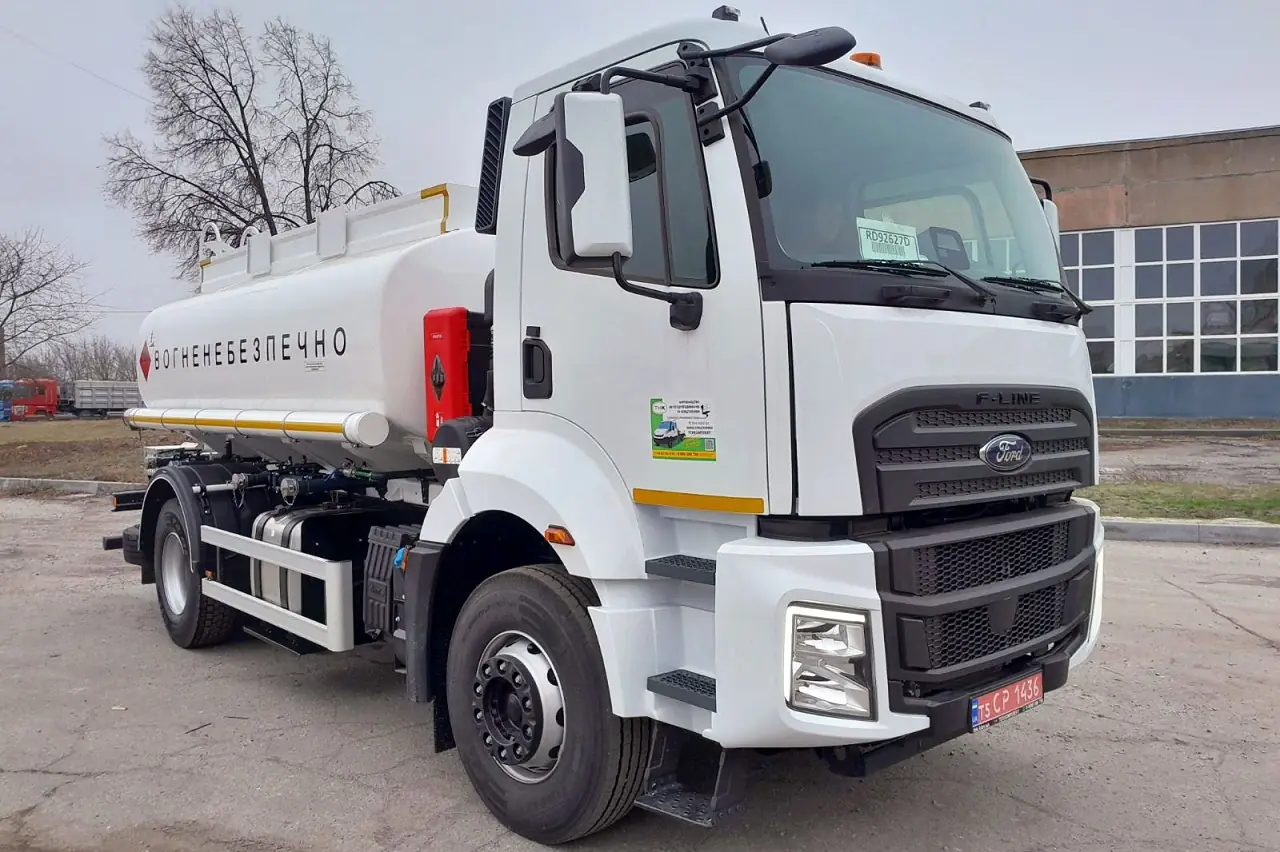 В Украине изготовлен автотопливозаправщик на шасси Ford Trucks F-Line
