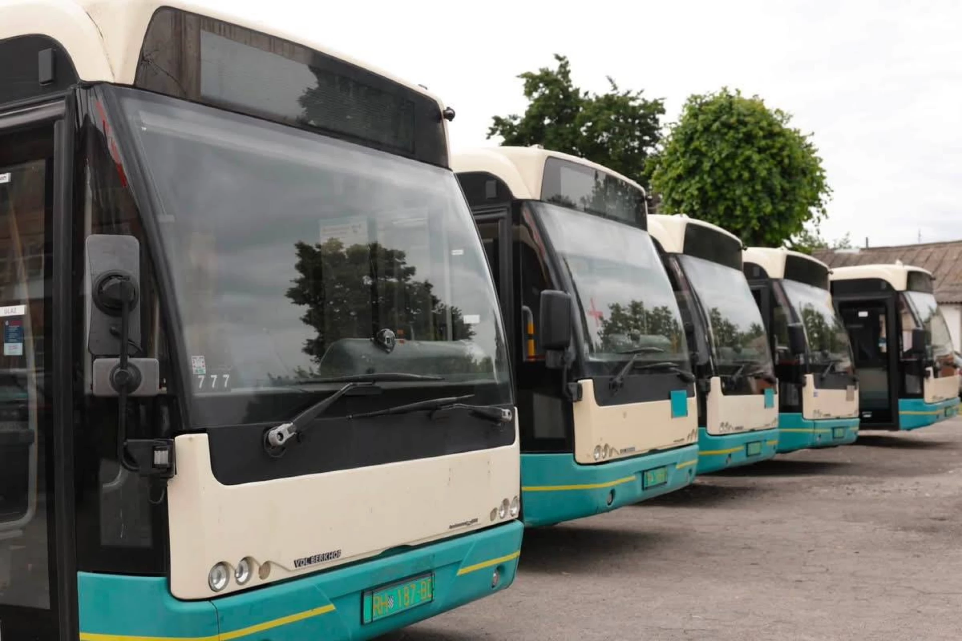 Вінниччина отримала місткі автобуси від хорватських партнерів
