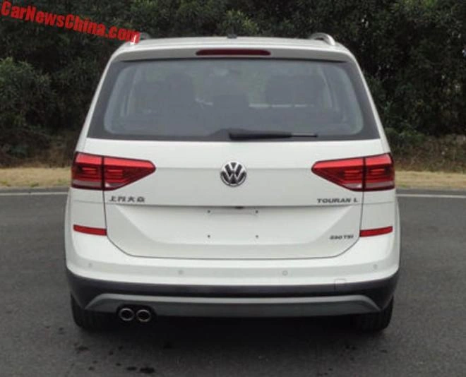 Внедорожный мини-вэн Volkswagen CrossTouran 2018 рассекречен