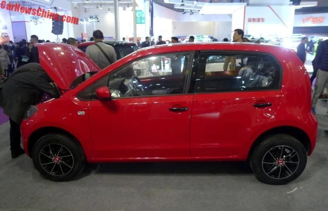 Weikerui V7 – китайский клон Volkswagen up с электромотором