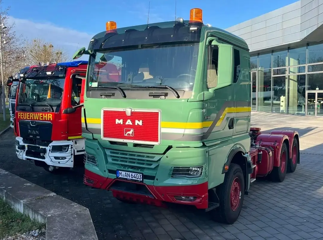 Як нові вантажівки MAN стилізують під ретро