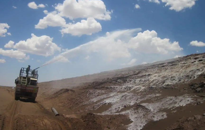 4.-Applying-EBS-to-Mine-Tailings-with-Hydroseeder-1024x768