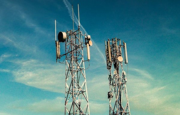 Cellular_Towers_Kabiur_Rahman_Riyad_Unsplash_600