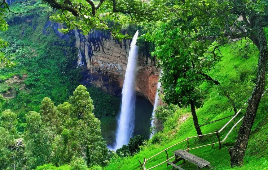Tourist-Atrractions-in-Uganda