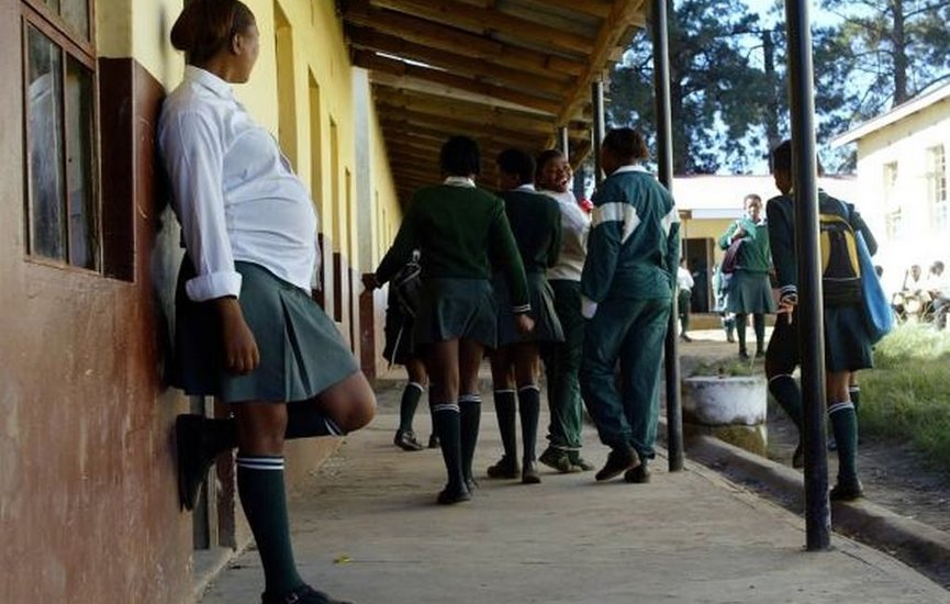 pregnant-school-1024x720