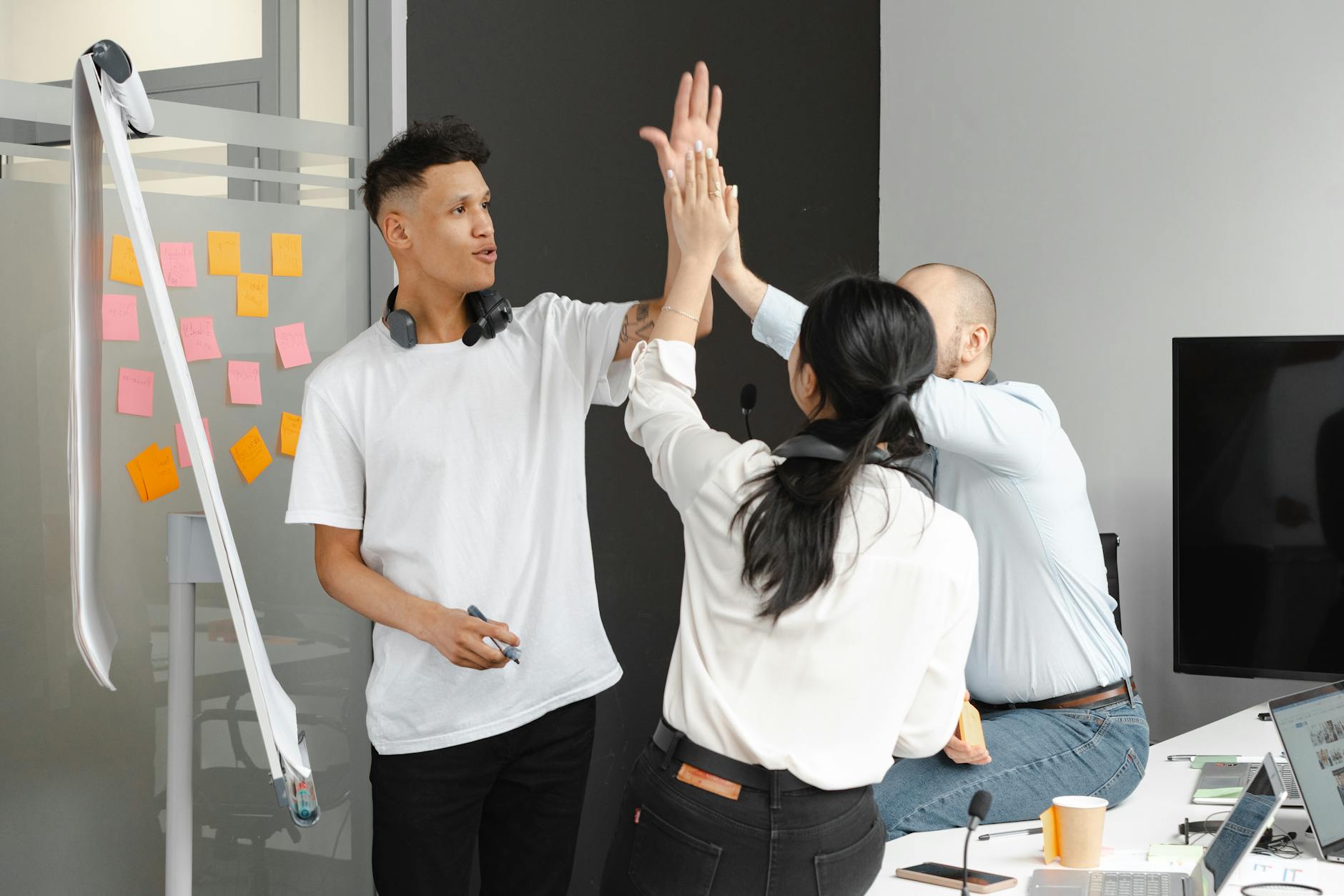 Daily habits that keep AI-heavy teams from drowning in drafts gallery image 1