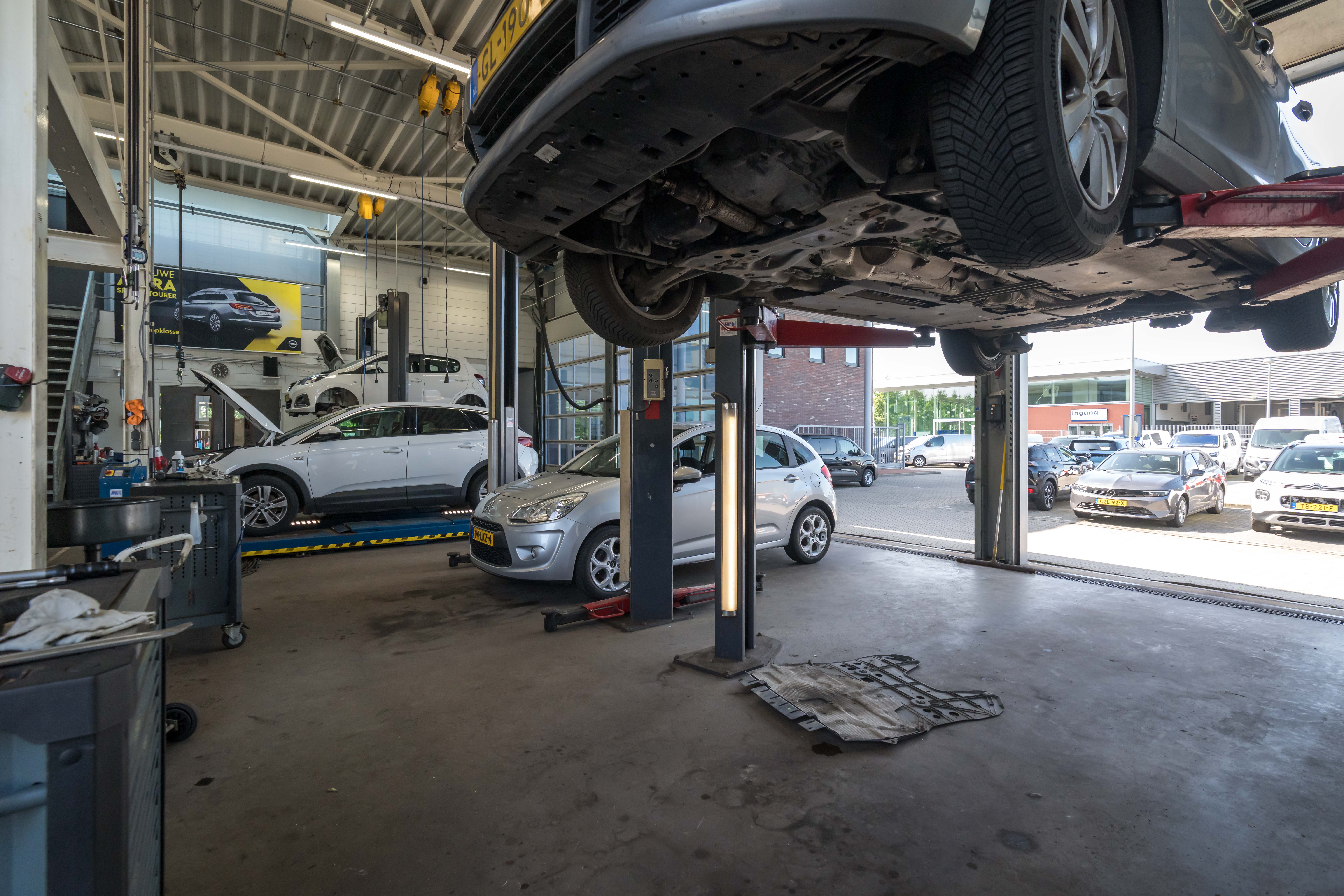 ingang autogarage haaima