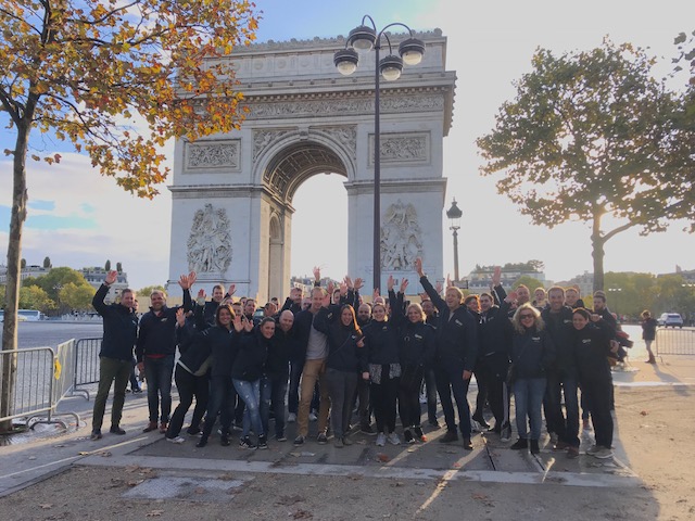 allsafe team bij uitje arc de triomphe