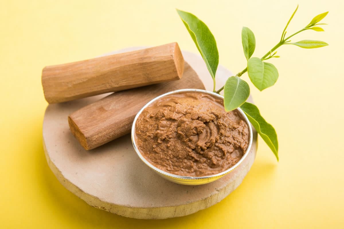 فوائد الصندل للبشرة الدهنية والبشرة الجافة والشعر