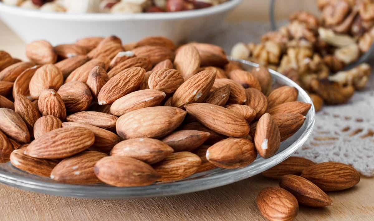 لوز مر في مصر؛ حار جاف مناسب الطبخ ازهارها وردية