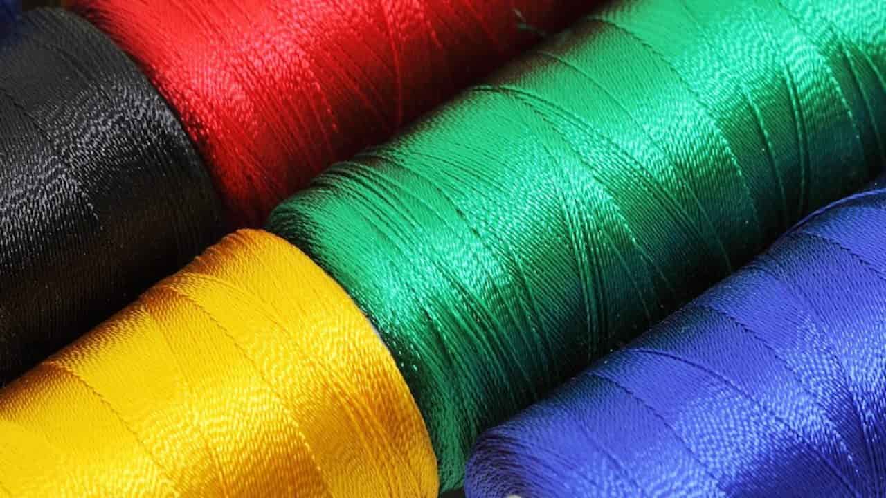 خيط الحرير في مصر؛ ناعمة الملمس 2 إستخدامات نسج السجاد الأقمشة