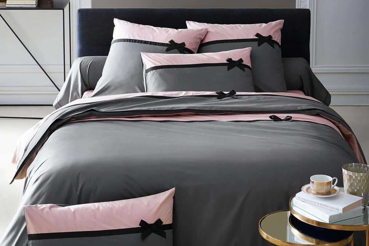 مفرش السرير بكام (غطاء) الحشو ريش صوف 2 انواع العادي المطرز