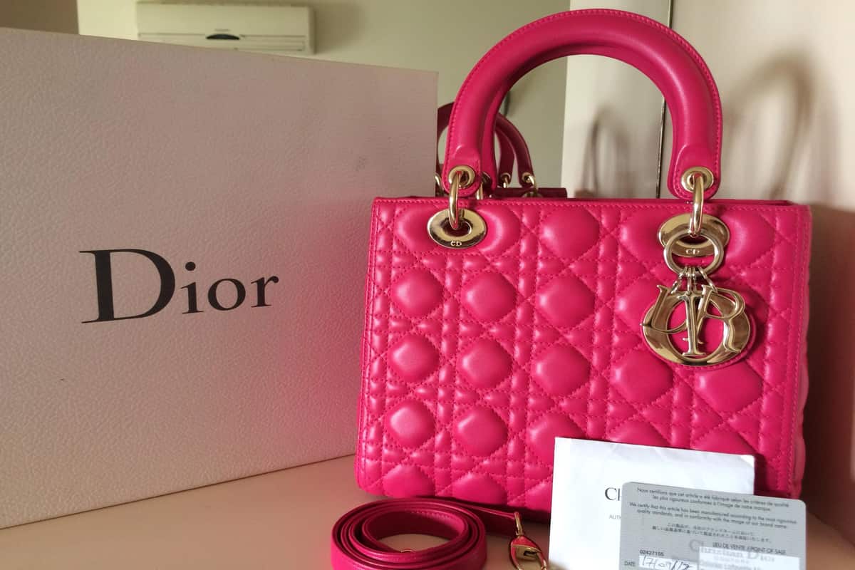 شنطة ديور ميني (حقيبة) خفيفة فسيحة انيقة جلد الطبيعي الاصطناعي