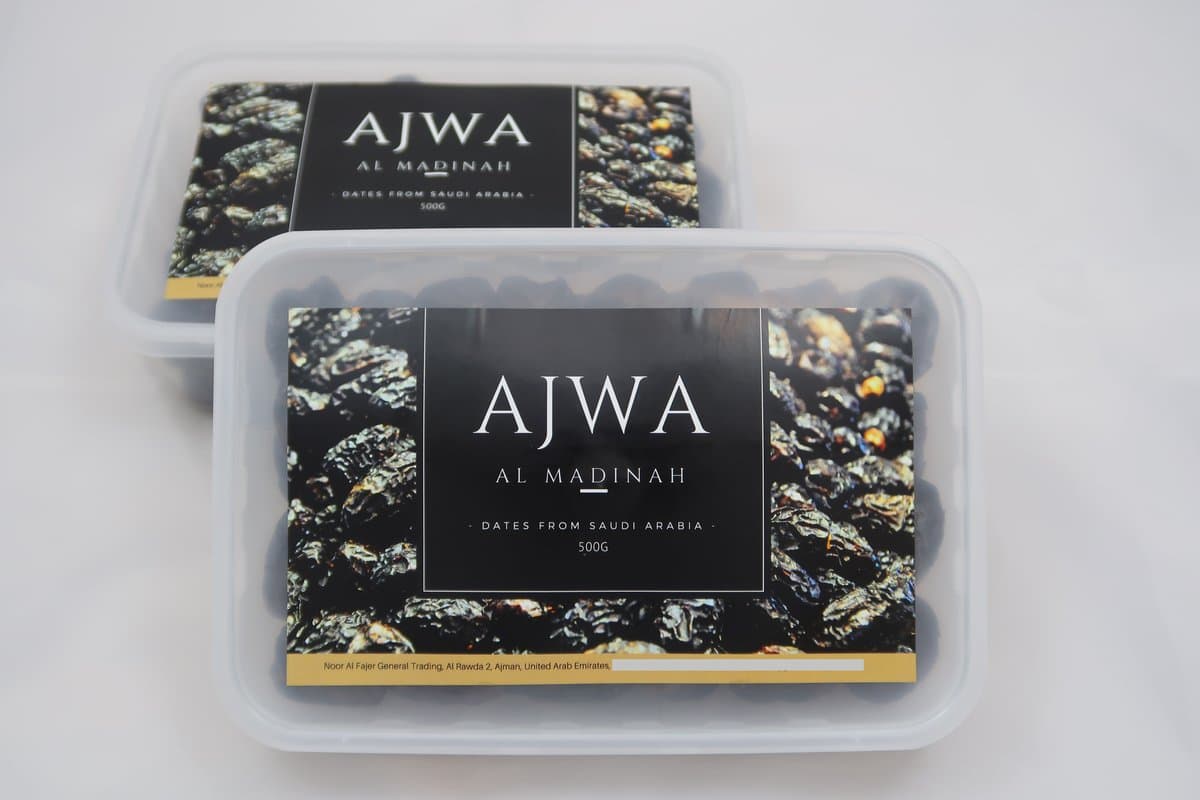 تمر عجوة المدينه؛ أحلى الفواكه طعم خفيف لون غامق