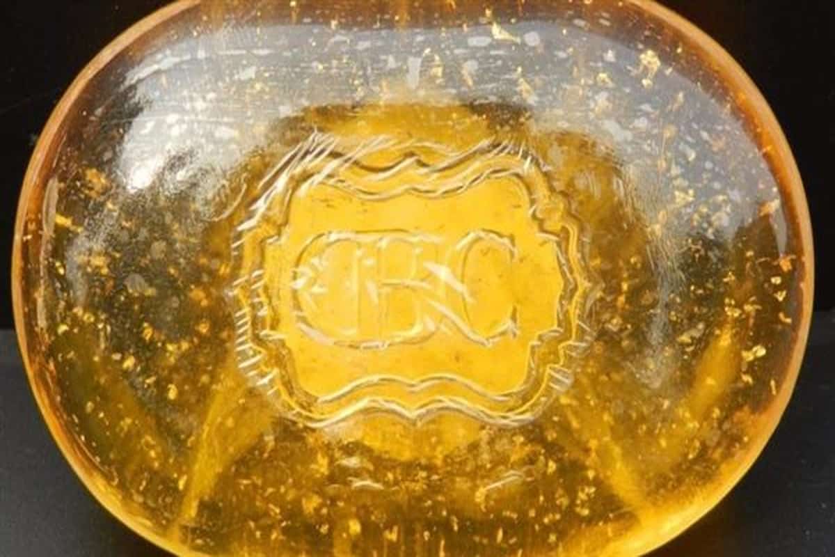 صابونة محمد رمضان؛ تزيل البقع الداكنة زيت سمك القرش الأصلي