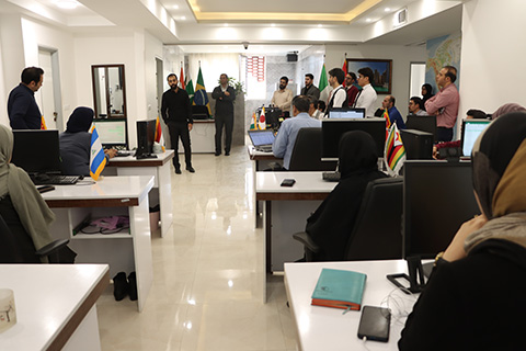 معلومات تجارية + مجلة الصور يوم 7 یَنایر