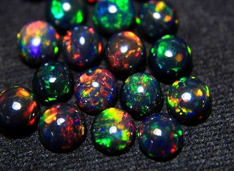 فوائد حجر الاوبال الملونة والمميزة