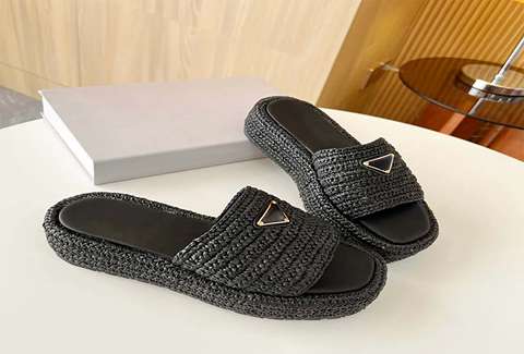 الشراء بالجملة النعال بأفضل الظروف