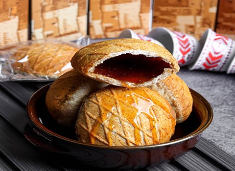 الكليجا فى مصر؛ بني كريمي دقيق قمح زيت بيض سكر الحفلات