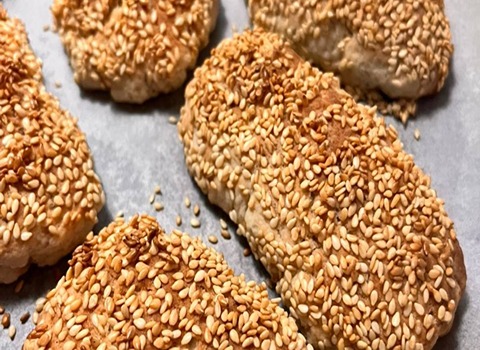 دليل شراء كعك بالسمسم العراقي بشروط خاصة وسعر استثنائي