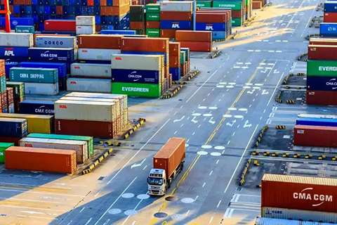 العوائق ونقاط الضعف في الصادرات الإيرانية