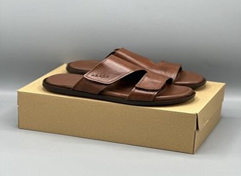 شراء نعال جلد إیطالي للرجال من مارکات ازیاء عالمیة