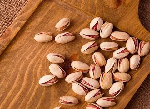 الفستق الحلبي في الصين؛ يساعد تكوين الدم 2 أنواع العاشوري أبوريحة