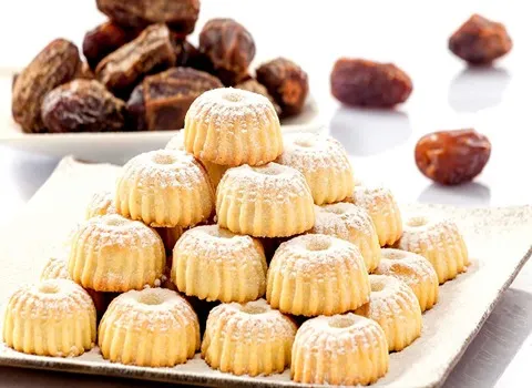 كعك العيد في مصر (كيك) شكلها متماسك هش المواد الاساسية السميد السمن