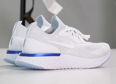 حذاء رياضي نايك؛ الألياف الطبيعية التهوية Nike Air للمرونة