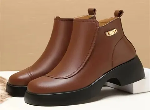 حذاء جلد نسائي مع التفسيرات الكاملة والتعريف