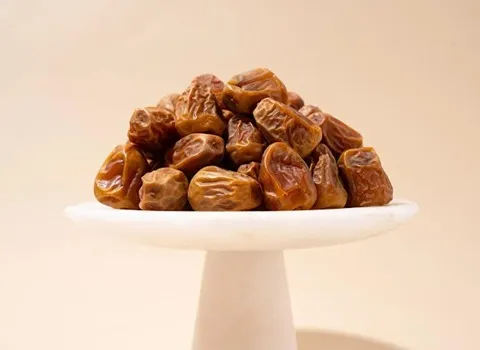 دليل شراء تمر سكري مفتل ملكي فاخر بشروط خاصة وسعر استثنائي