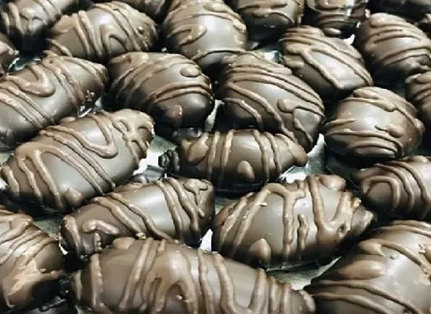 مواصفات تمر محشي شوكولاته وكيفية الشراء بكميات كبيرة