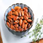 Gourmet smoked almonds with complete explanations and familiarization