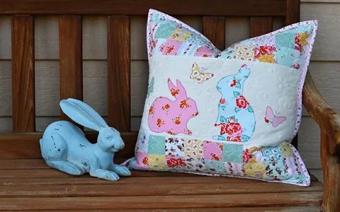 tiny quilt pillow with complete explanations and familiarization
