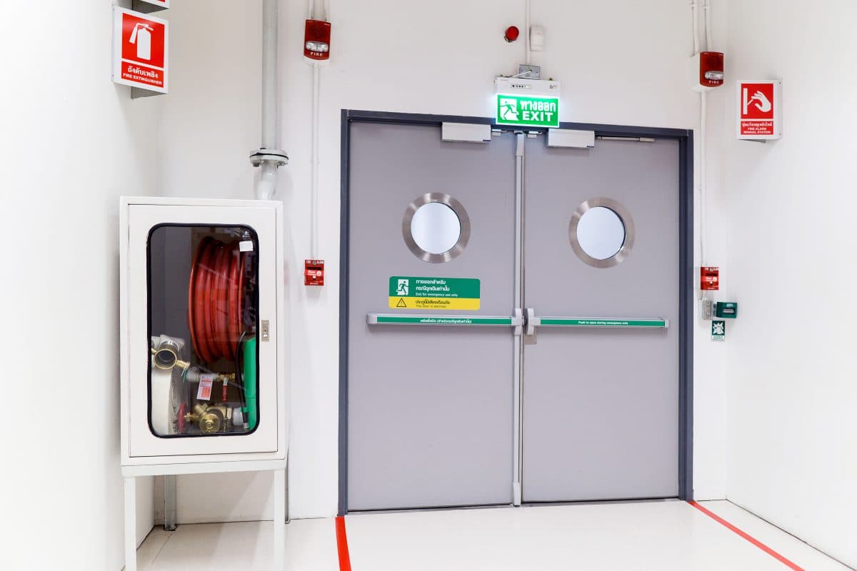 Fire Door in Bd; Fire Resistant Glass Covered Solid Wood Material