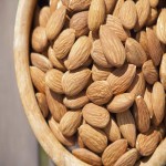 American Almond in Delhi; Sweet Bitter Taste Cookies Topping Medicine Cosmetic Usage