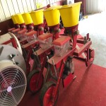 Vintage Seeders; Rustic Weathered Looks 3 Colors Red Green White