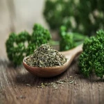 Dried parsley with Complete Explanations and Familiarization