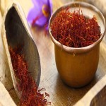 greek red saffron in filaments with complete explanations and familiarization