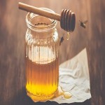 Raw honey with Complete Explanations and Familiarization