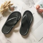 The price of bulk purchase of flip flops black woman is cheap and reasonable