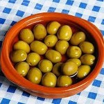 organic olives in olive oil with complete explanations and familiarization